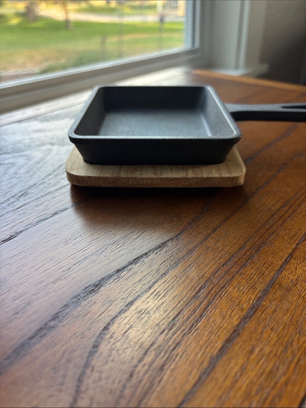 Cast Iron Rectangular Skillet with Handle - Black 6x4 - Picture 4 of 7